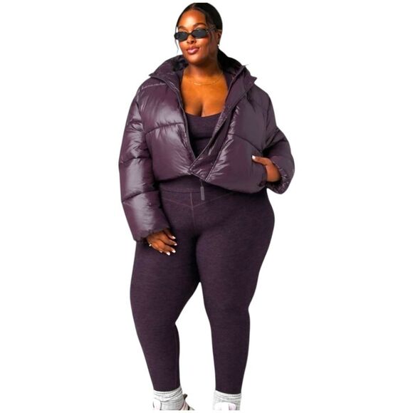 FABLETICS PLUS SIZE DEEP PLUM Essential Cropped Hooded Puffer Jacket  3X - Picture 2 of 16